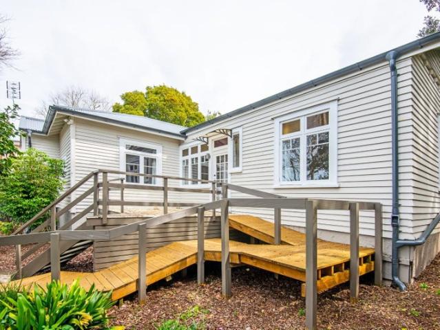 mount albert, 3 bedrooms