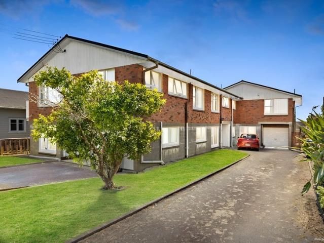 mount albert, 3 bedrooms