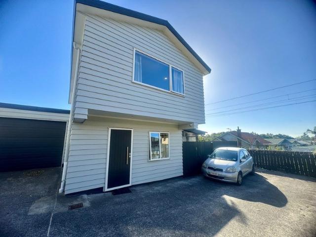 Mount Albert, 3 bedrooms