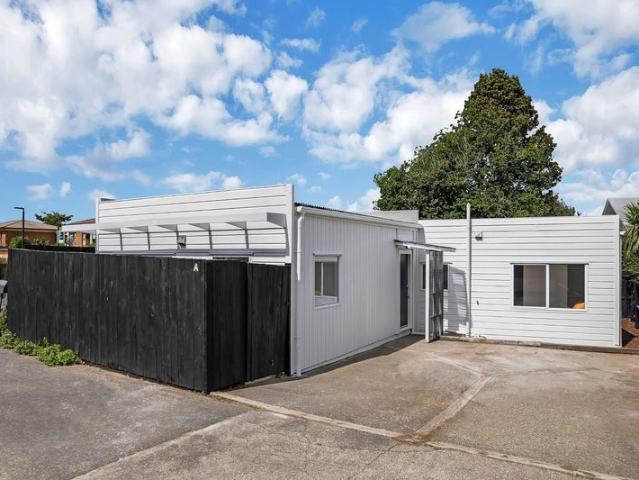 mount albert, 3 bedrooms