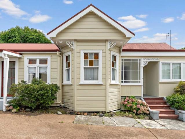mount albert, 3 bedrooms