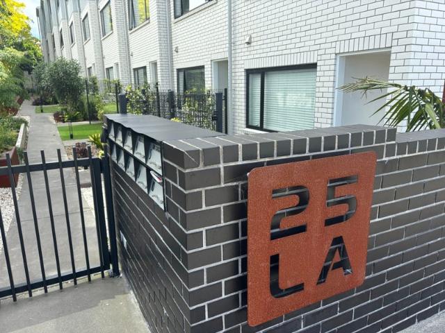 mount albert, 3 bedrooms