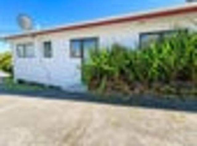 Mount Albert, 2 bedrooms, $570 pw