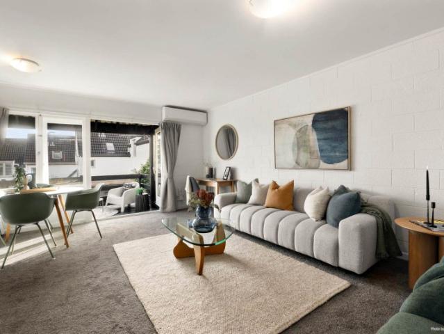 Mount Albert, 2 bedrooms