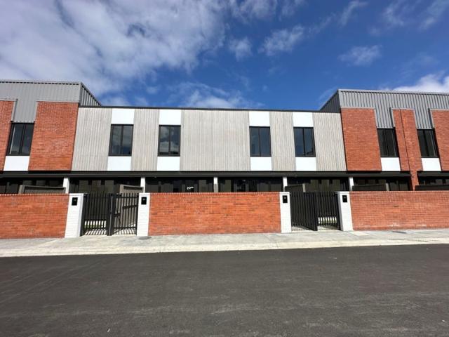 mount albert, 2 bedrooms