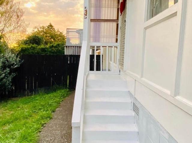 mount albert, 2 bedrooms