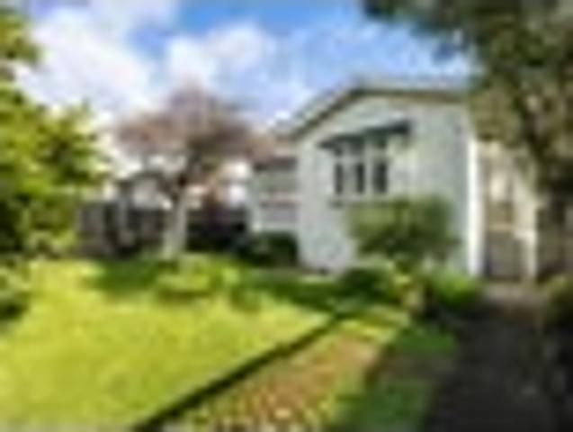 Mount Albert, 2 bedrooms, $695 pw