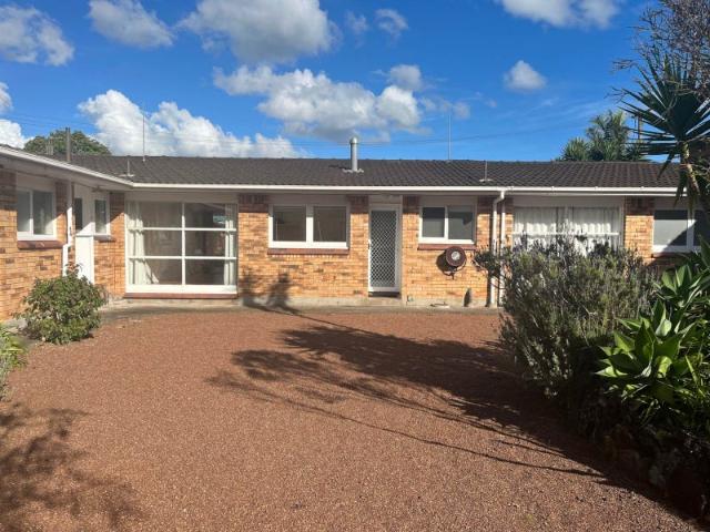 Mount Albert, 2 bedrooms