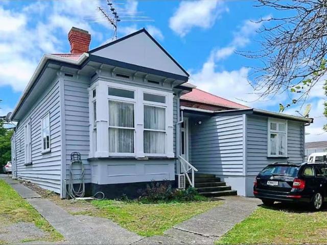 mount albert, 4 bedrooms