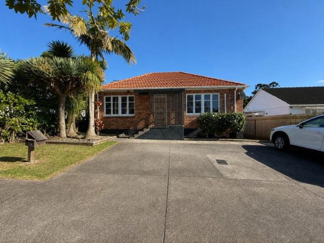 Mount Albert, 4 bedrooms