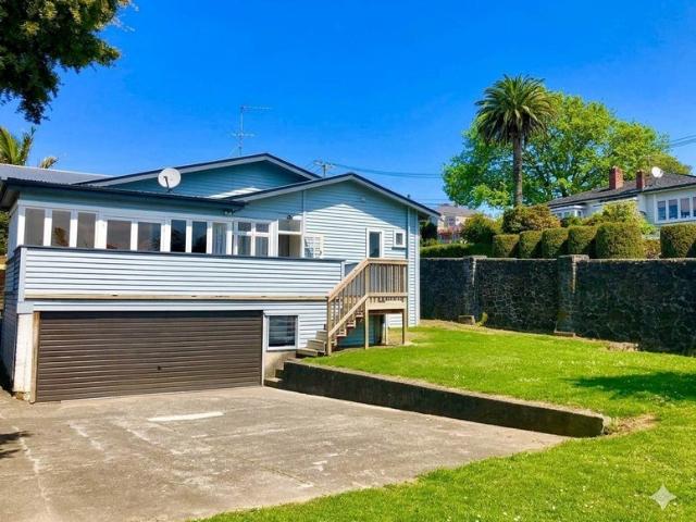 mount albert, 4 bedrooms
