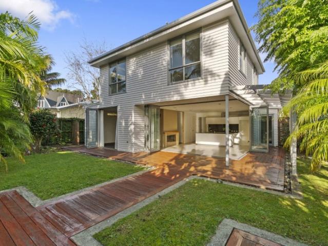 mount albert, 4 bedrooms
