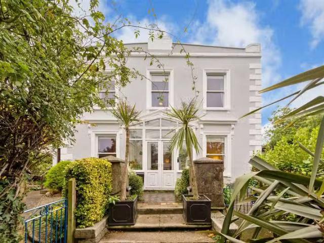 Mount Auburn, 38 Monkstown Avenue, Monkstown, Blackrock, Co. D.