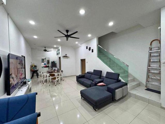 Mount Austin 2 Storey House Taman Jaya Putra LA Garden Renovated