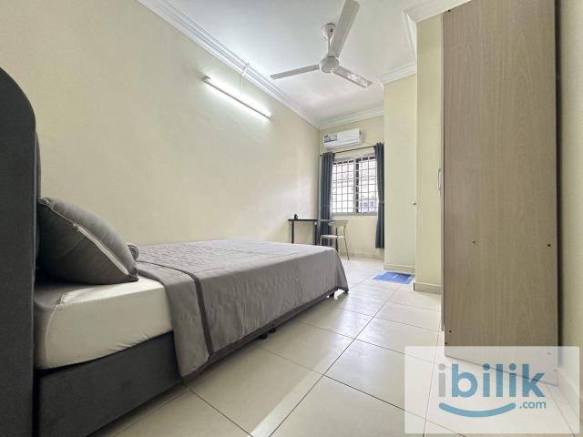 Mount Austin Cozy Medium Aircon Room for Rent