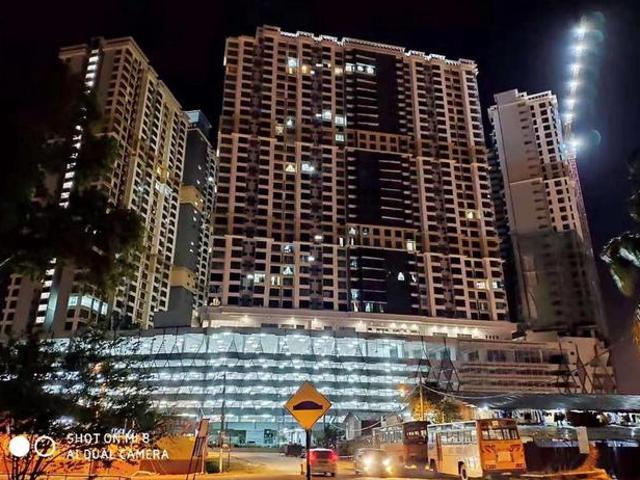 Mount austin taman daya 2bedroom no furniture have aircon