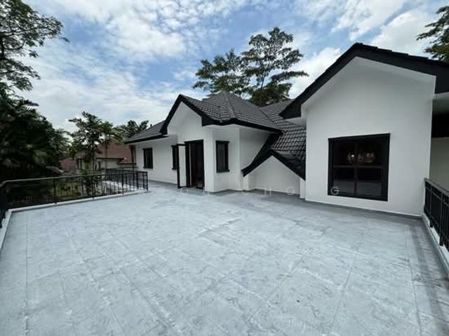 Mount Austin Three Storey Shoplot For Sale