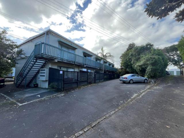 mount eden, 1 bedroom