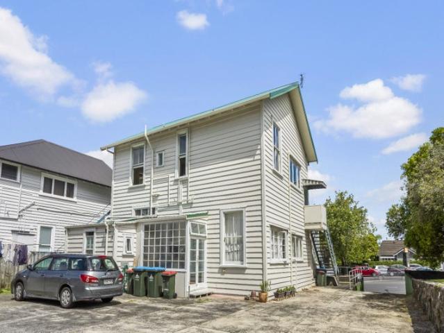 Mount Eden, 2 bedrooms