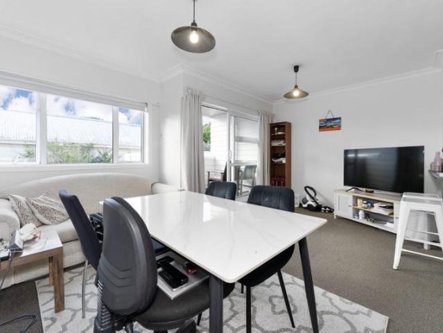 Mount Eden, 2 bedrooms