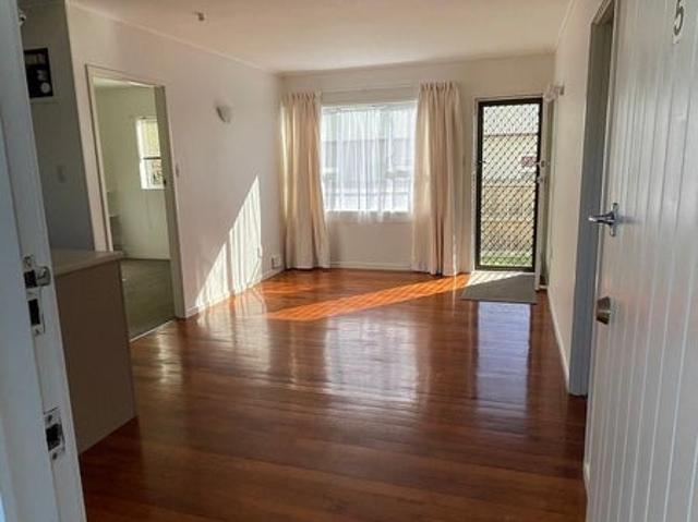 mount eden, 2 bedrooms