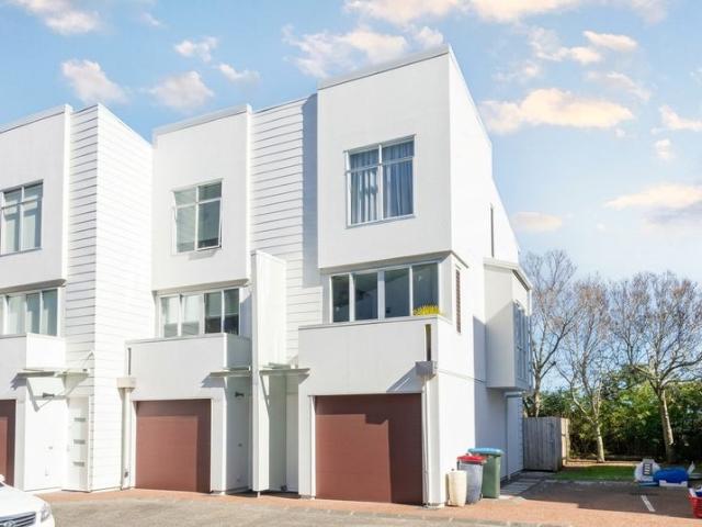 Mount Eden, 2 bedrooms