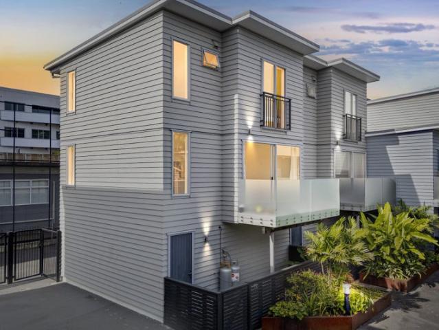 mount eden, 3 bedrooms