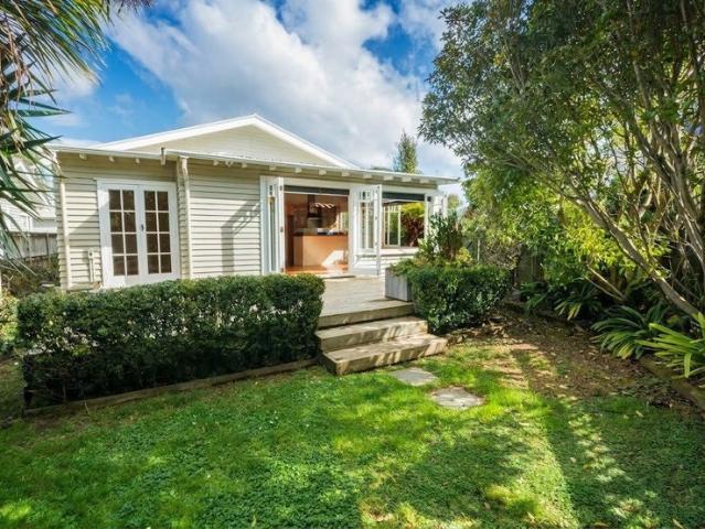 Mount Eden, 4 bedrooms