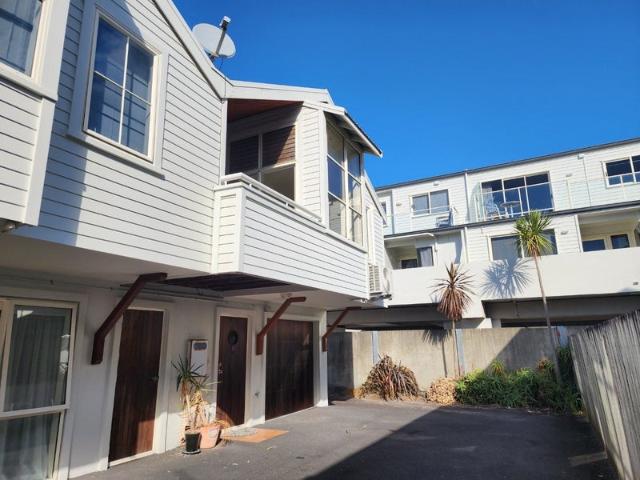 mount maunganui, 2 bedrooms