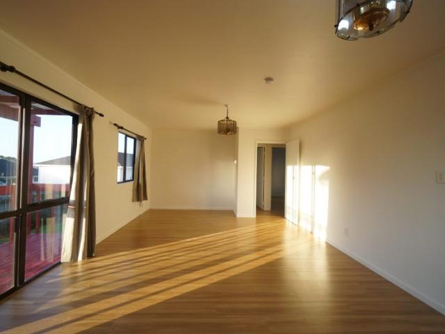 Mount Roskill, 2 bedrooms