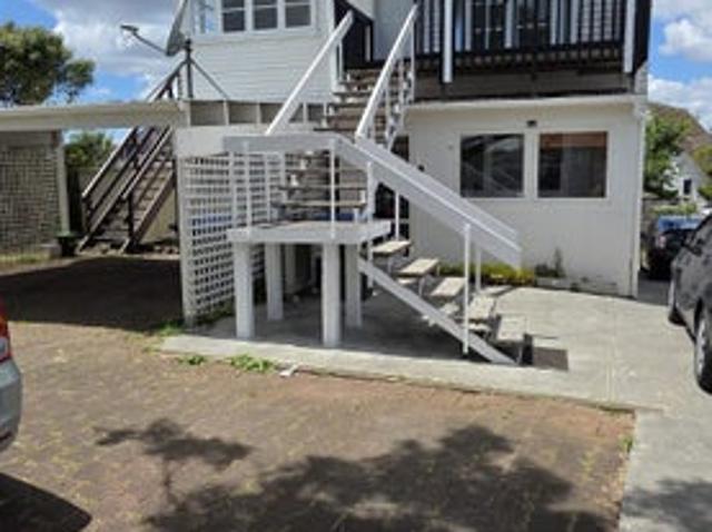 mount roskill, 2 bedrooms