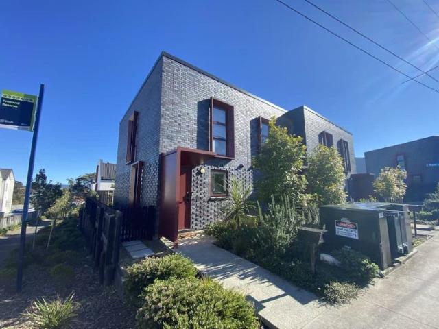 mount roskill, 2 bedrooms