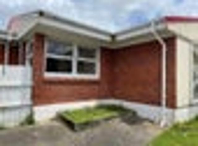 Mount Roskill, 2 bedrooms, $545 pw