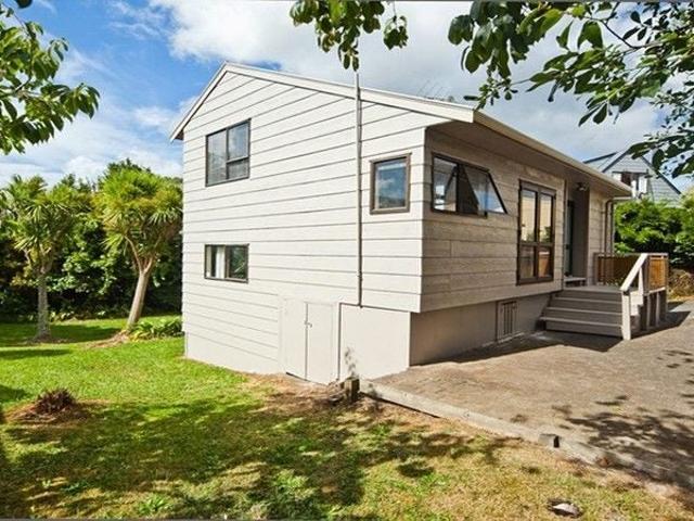 Mount Roskill, 3 bedrooms