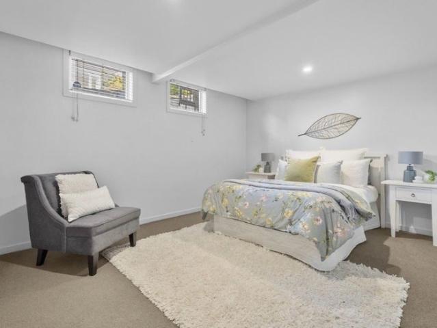 Mount Roskill, 3 bedrooms