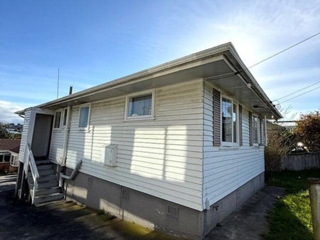 Mount Roskill, 3 bedrooms