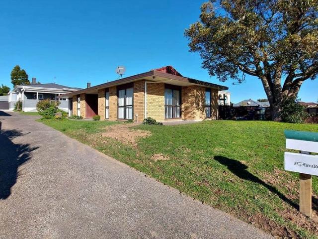 mount roskill, 3 bedrooms