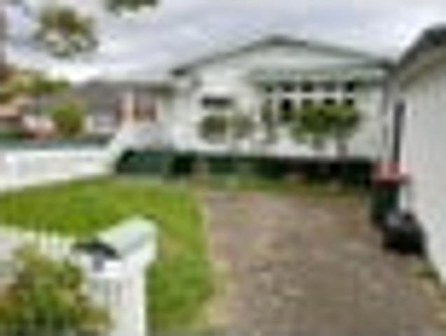 Mount Roskill, 3 bedrooms, $690 pw