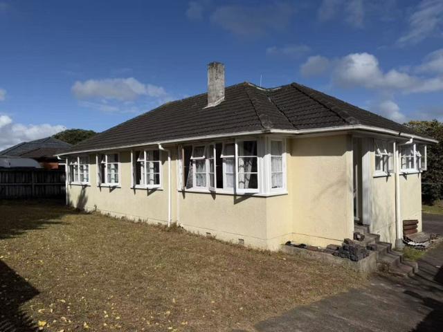 Mount Roskill, 4 bedrooms