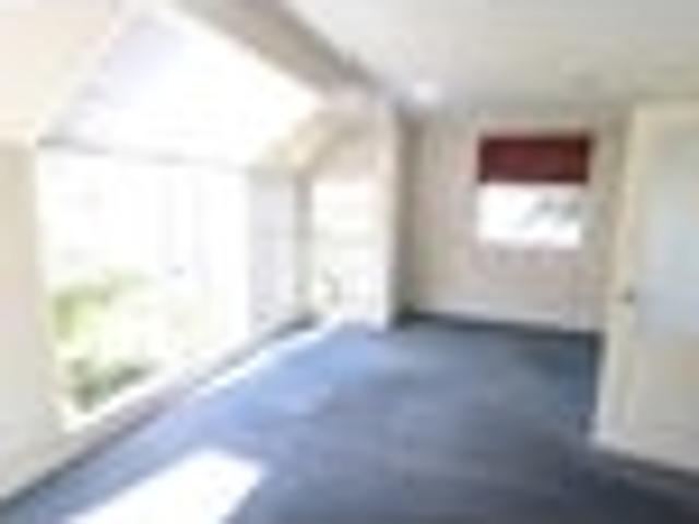Mount Roskill, 5 bedrooms, $1000 pw