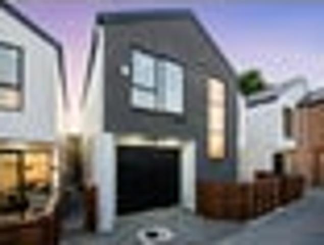 Mount Roskill, 5 bedrooms, $1250 pw