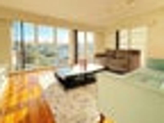 Mount Roskill, 5 bedrooms, $1250 pw