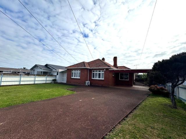mount roskill, 5 bedrooms