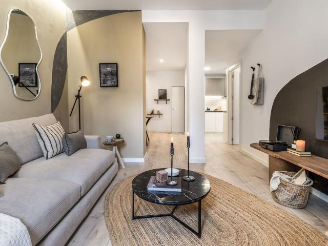 Mountain Themed 1 Bedroom Apartment in Trafalgar with Private Workspace, Madrid Amsterdam Apartments for Rent
