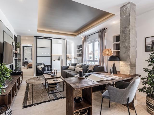 Mountain Themed 2 Bedroom Apartment with Private Workstation in Ríos Rosas, Madrid Amsterdam Apartments for Rent