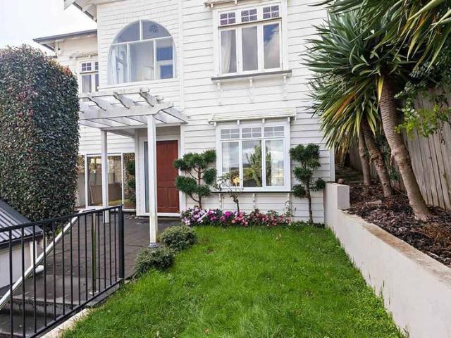 Mountain view home at Remuera !