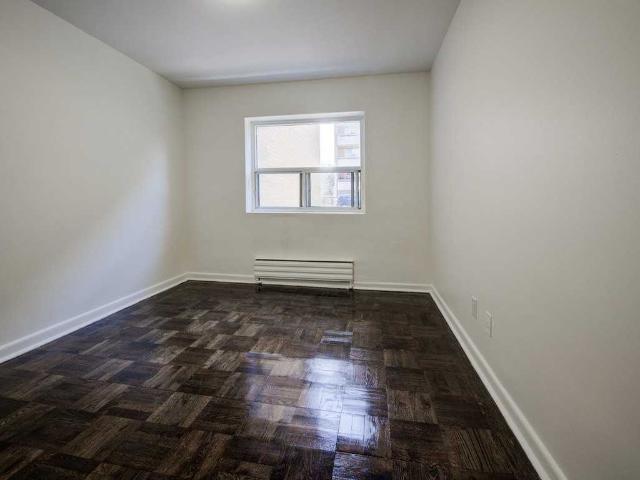 Mountain Apartments 2 Bedroom Apartment for Rent at 20 Mountain Ave N, Hamilton, ON L8G 3P2 Stoney Creek Estates