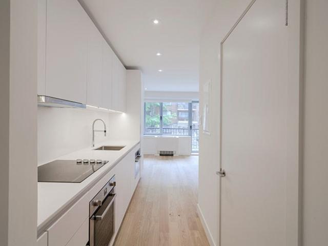 Mountain Place 1 Bedroom Apartment for Rent at 3468 Rue Drummond, Montréal, QC H3G 1Y4