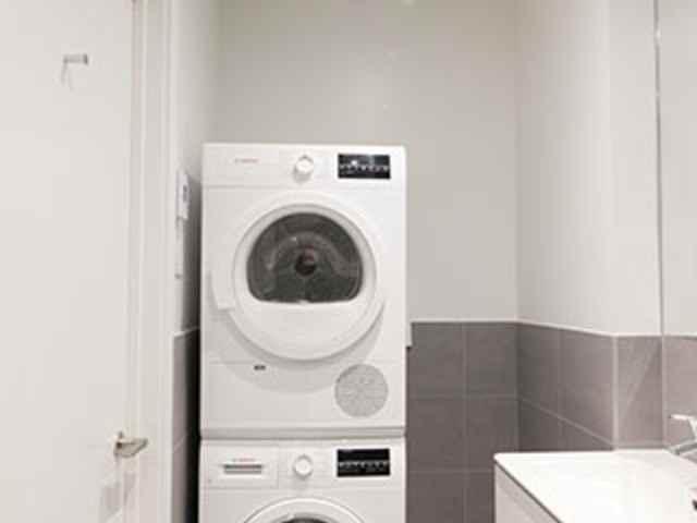 Mountain Place Studio Apartment for Rent at 3468 Rue Drummond, Montréal, QC H3G 1Y4