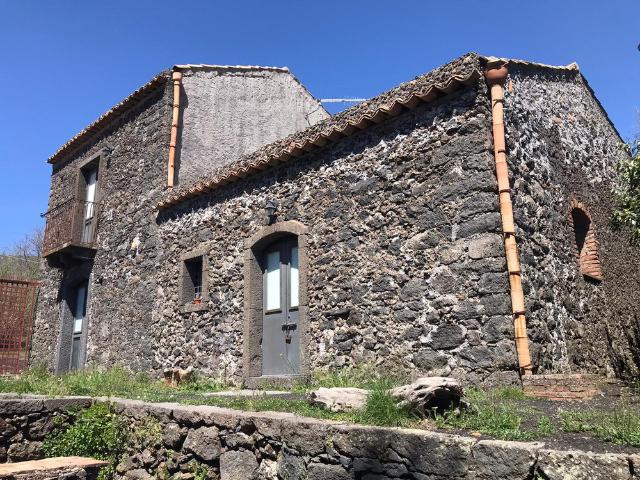 Mountain refuge on Etna for enthusiasts